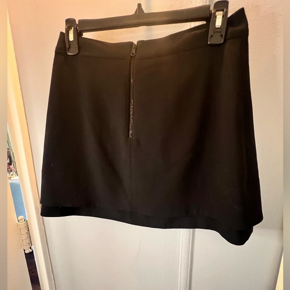 Alice and Olivia Mini Skirt - Picture 4 of 11